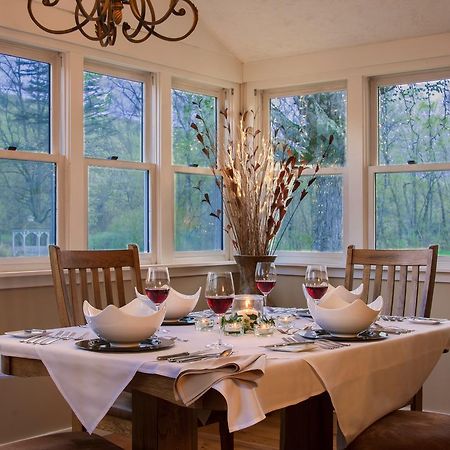 The Lincoln Inn & Restaurant At The Covered Bridge Woodstock Extérieur photo